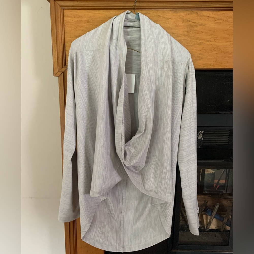 NWT Zyia Haze yoga shawl size Medium